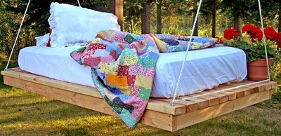 Adorable DIY Bed Idea – Easy to Make Hanging Daybed