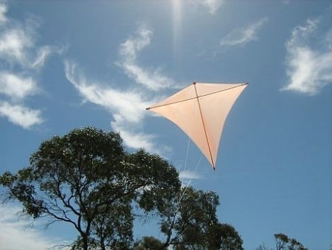 How To Make A Diamond Kite - 35 Summery DIY Projects And Activities For The Best Summer Ever 