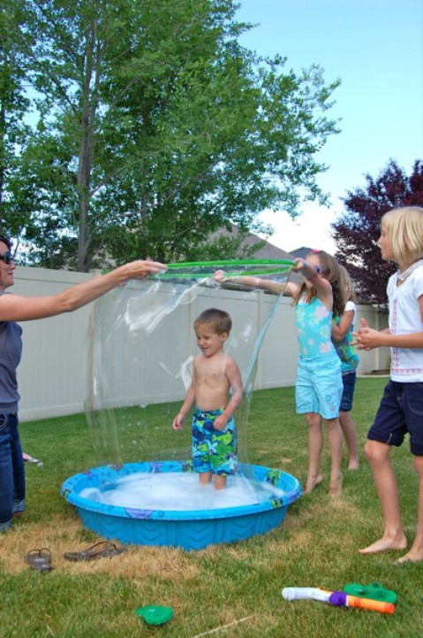 DIY Giant Pool Bubbles - 35 Summery DIY Projects And Activities For The Best Summer Ever 