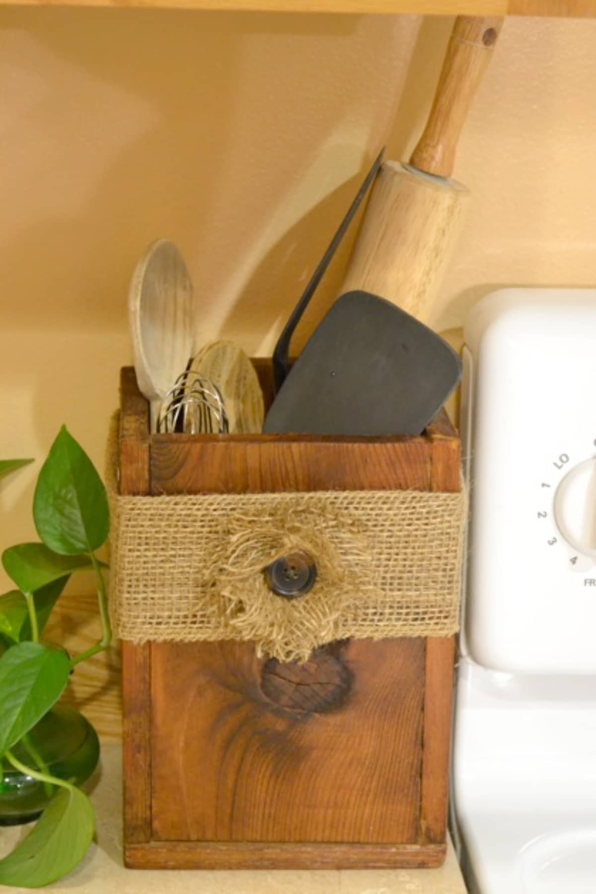 DIY Wooden Utensil Box… with Burlap Flower!