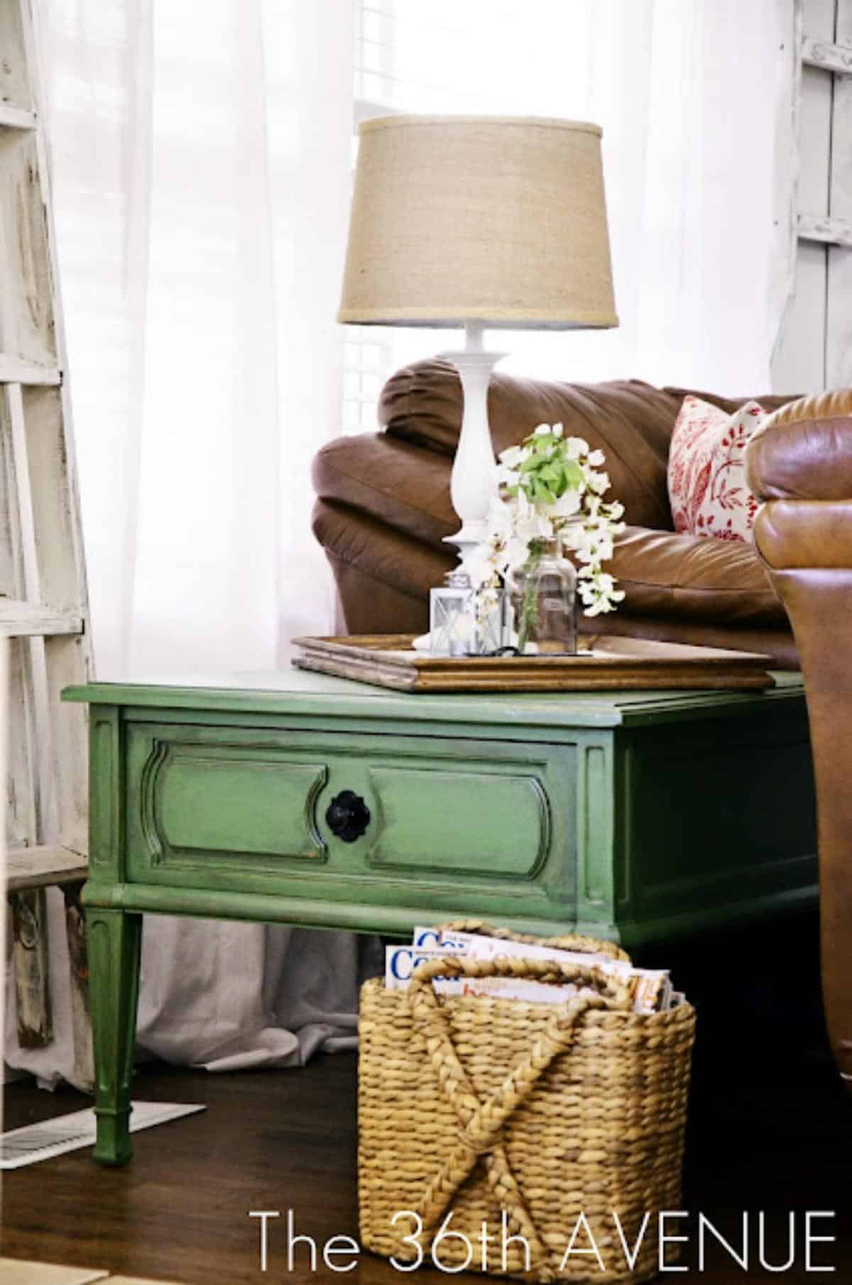 DIY Greenlicious End Table makeover.