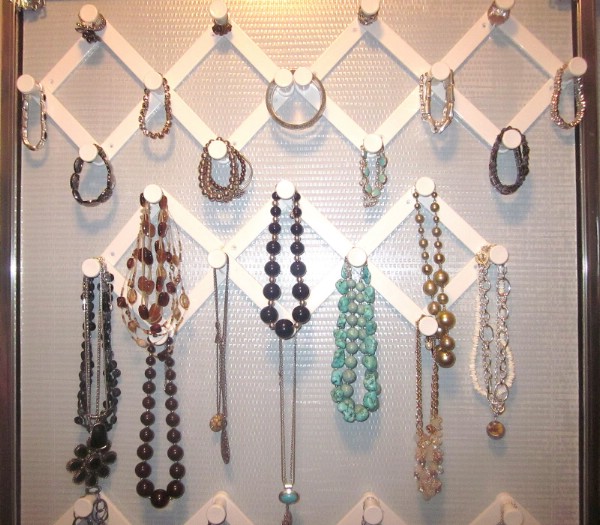 Accordion Hooks for Organizing Jewelry - 150 Dollar Store Organizing Ideas and Projects for the Entire Home