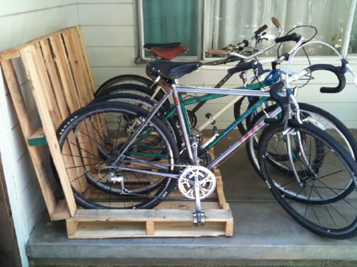 DIY Pallet Bike Rack.
