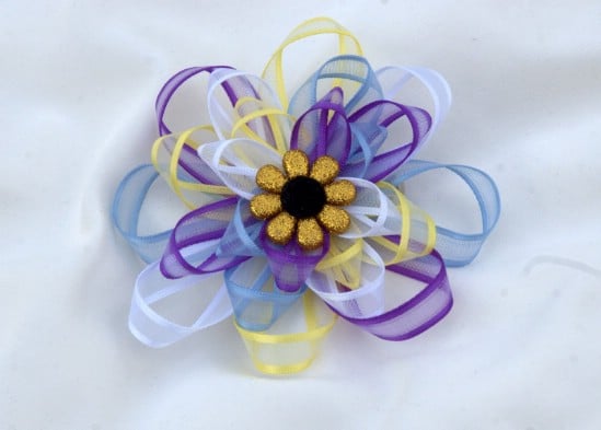 Colorful Loop Bow - 30 Fabulous and Easy to Make DIY Hair Bows