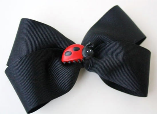 Easy Button Bow - 30 Fabulous and Easy to Make DIY Hair Bows