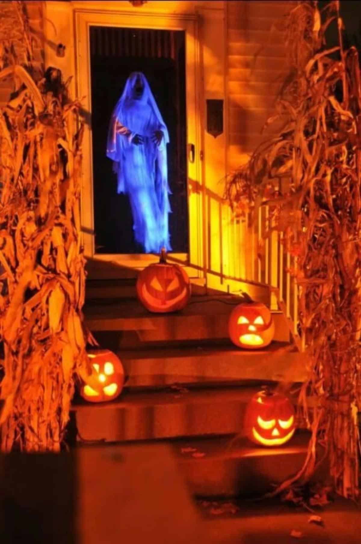 DIY Spooky Door Greeter