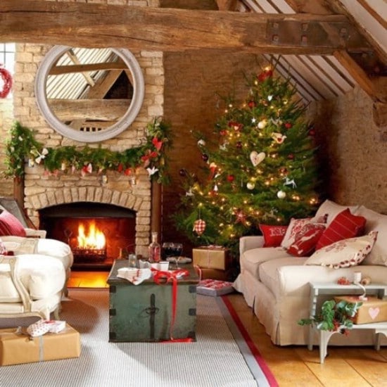Old-Fashioned Décor - 30 Stunning Ways to Decorate Your Living Room This Christmas