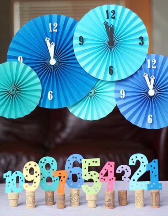 12-countdown-decor - 28 Fun and Easy DIY New Year’s Eve Party Ideas