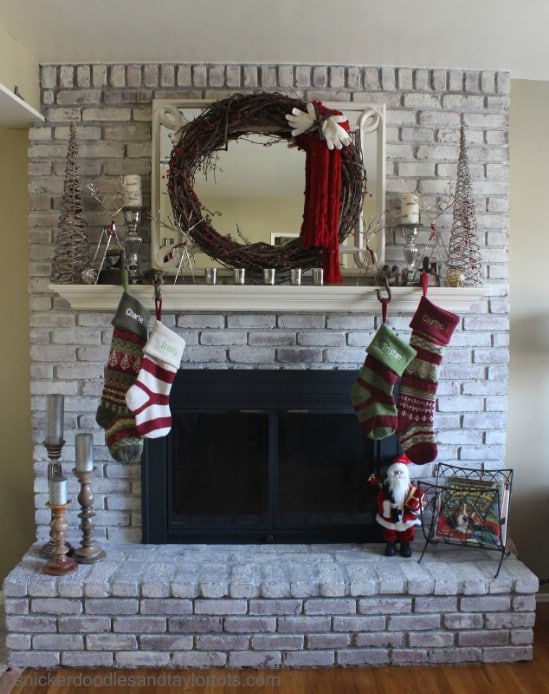 60 Beautifully Festive Ways To Decorate Your Porch For Christmas Diy Crafts