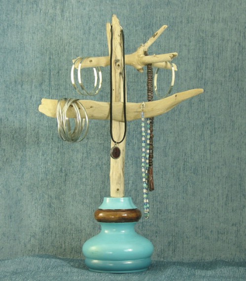Wooden Jewelry Hanger - 40 Rustic Home Decor Ideas You Can Build Yourself