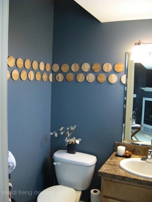 Wood Slice Bathroom Wall Décor - 40 Rustic Home Decor Ideas You Can Build Yourself