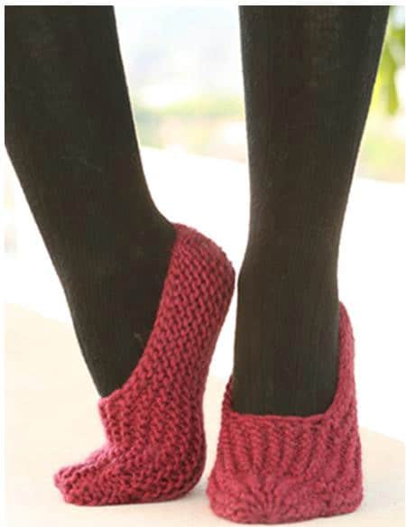 Drops Slippers in Garter Stitch - 30 Super Easy Knitting and Crochet Patterns for Beginners