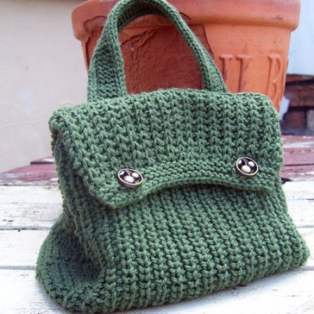 Crochet Purse - 30 Super Easy Knitting and Crochet Patterns for Beginners