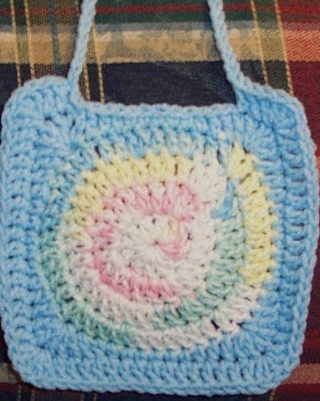 Beginner’s Bib – Knit or Crochet - 30 Super Easy Knitting and Crochet Patterns for Beginners