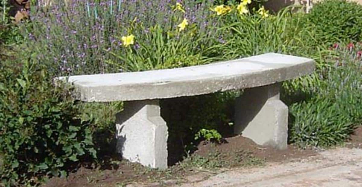DIY Garden Bench