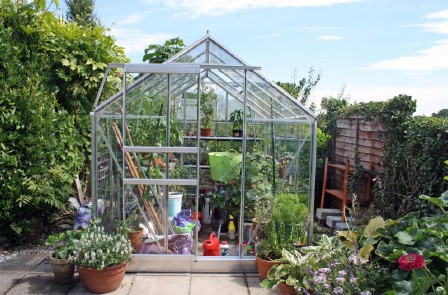 Build Your Own Greenhouse - 150 Remarkable Projects and Ideas to Improve Your Home's Curb Appeal