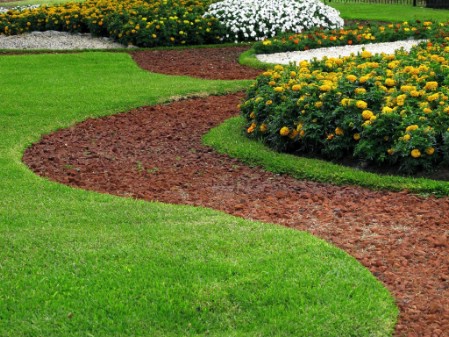 Mow The Lawn - 150 Remarkable Projects and Ideas to Improve Your Home's Curb Appeal