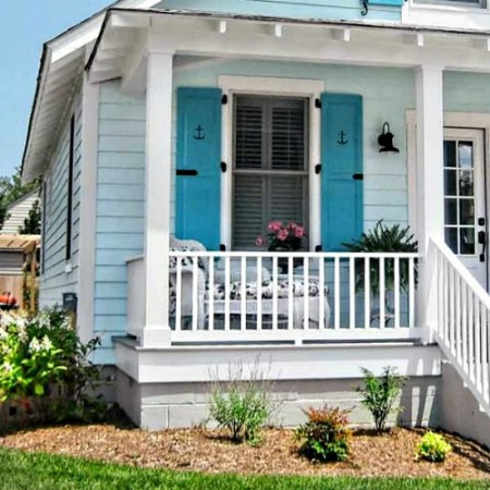 Go Coastal - 150 Remarkable Projects and Ideas to Improve Your Home's Curb Appeal