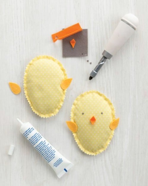 Chick Beanbags - 80 Fabulous Easter Decorations You Can Make Yourself