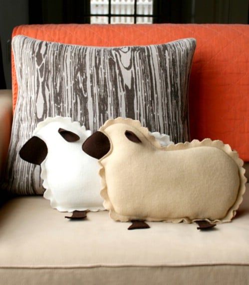 Lamb Pillows - 80 Fabulous Easter Decorations You Can Make Yourself