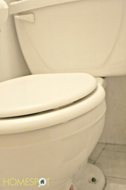 Thoroughly Clean Toilets With Vinegar and Duct Tape