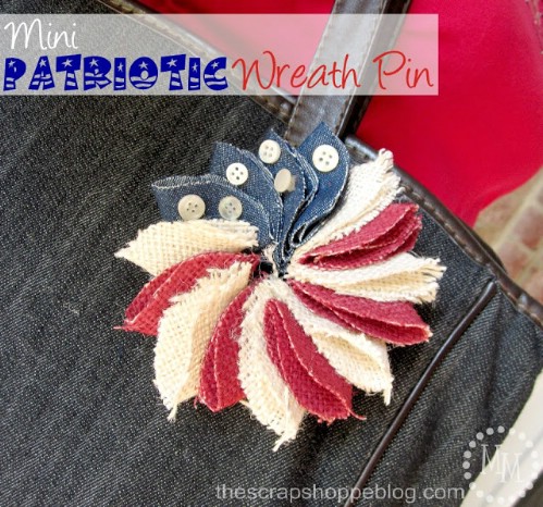 Mini Patriotic Wreath Pin