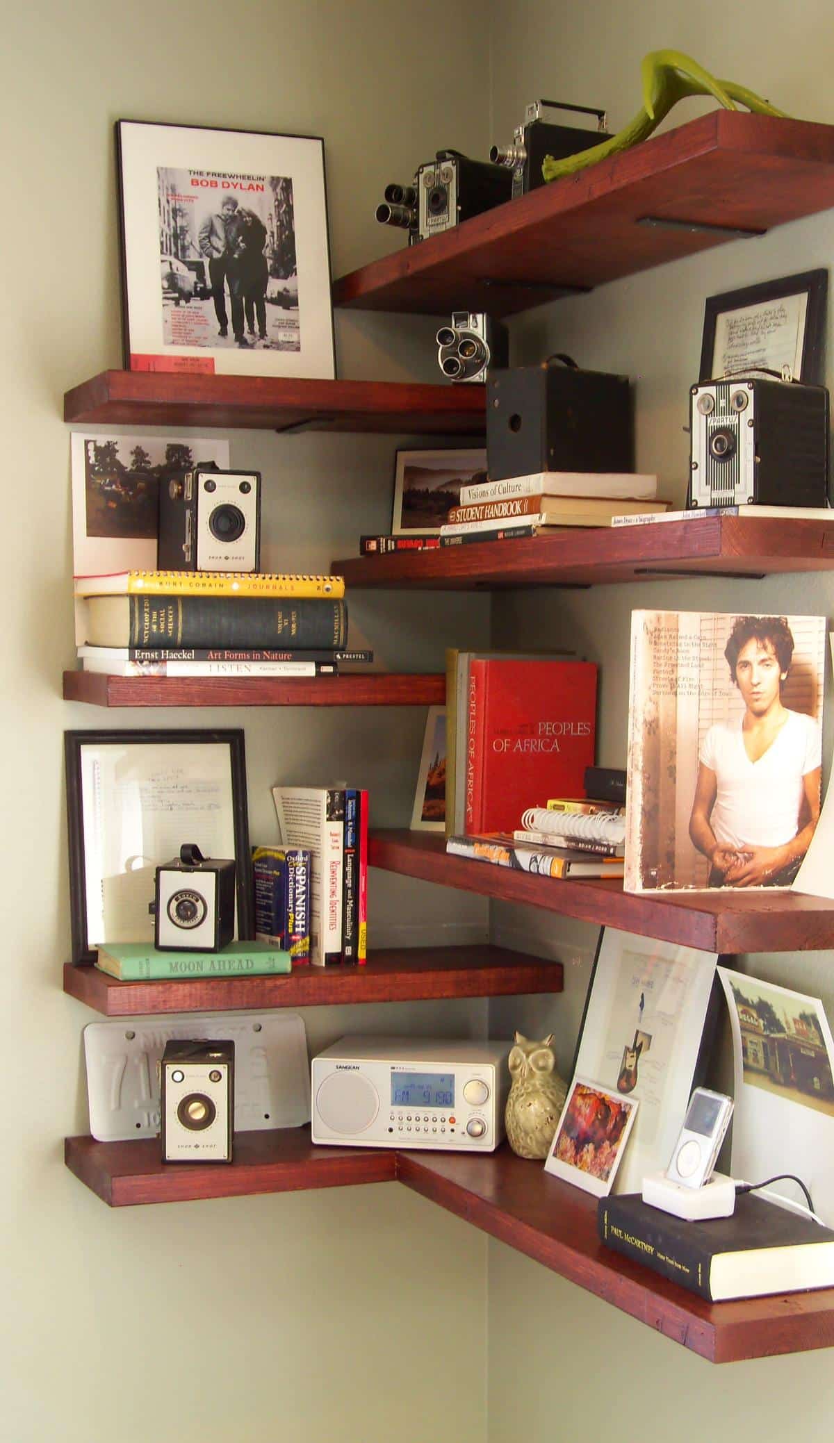 DIY Corner Shelves