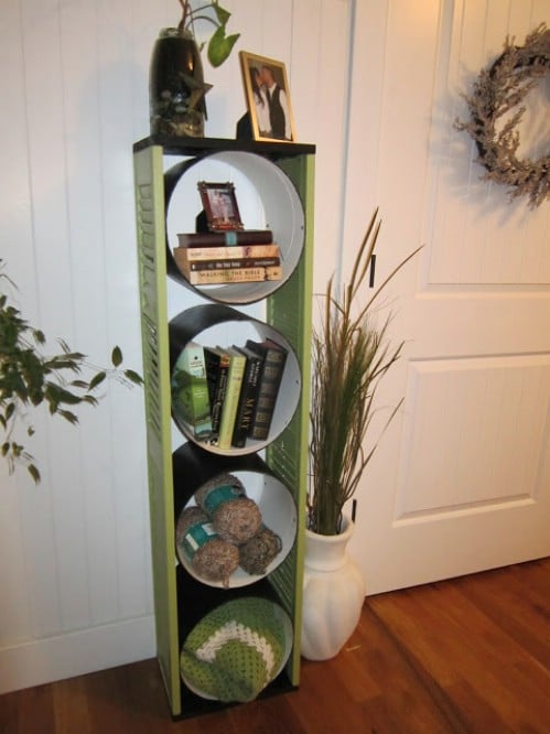 $7 DIY Bookshelf