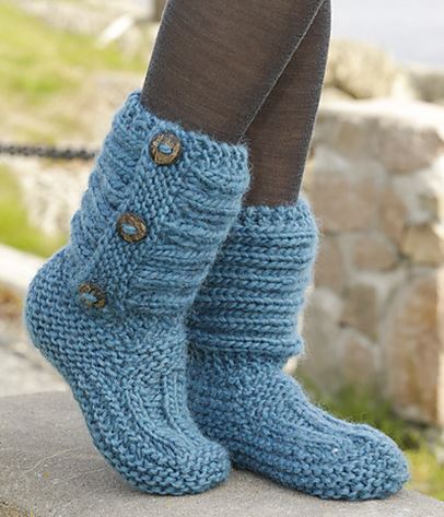 One Step Ahead by DROPS Design - Cutest Knitted DIY: FREE Pattern for Cozy Slipper Boots