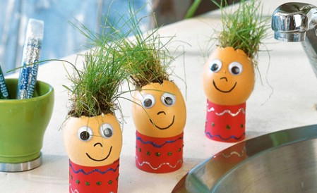 Easter grass eggheads
