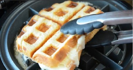Grilled cheese - 35 Delicious Foods You Didn't Know You Could Cook in Your Waffle Iron
