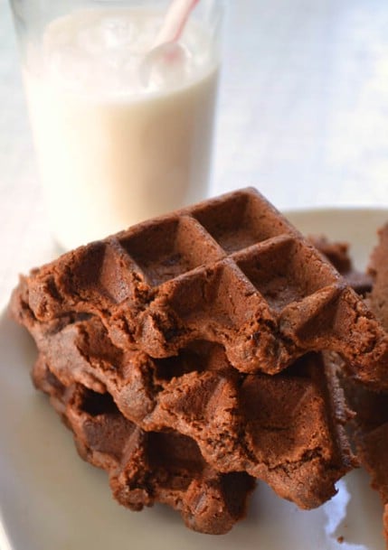 Waffle brownies - 35 Delicious Foods You Didn't Know You Could Cook in Your Waffle Iron