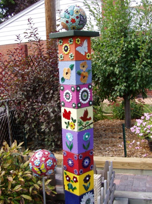 Totem Sculpture - 17 Creative Ways to Use Concrete Blocks in Your Home