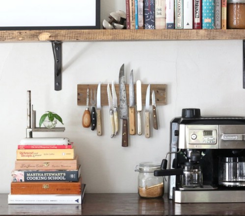 Wall rack for knives - 50 Decorative Rustic Storage Projects For a Beautifully Organized Home