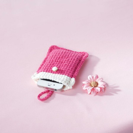 Crocheted cell phone cover