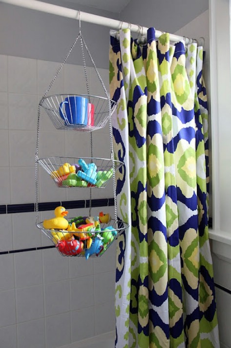 Store bath toys the easy way.