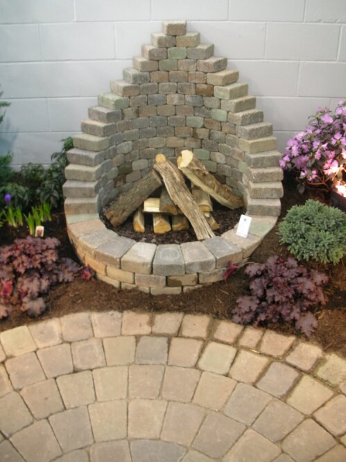 18. Easy Fire Pit