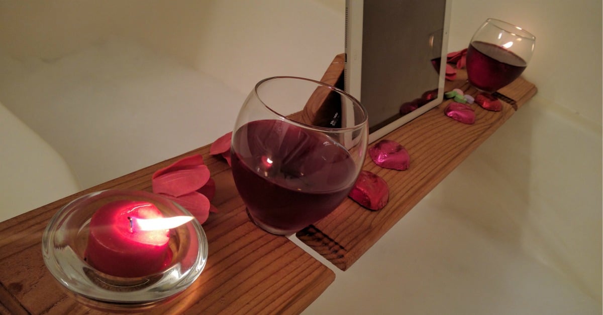 How to Create a Gorgeously Rustic Wooden Wine Glass Holder 