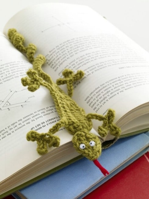 Adorable Crochet Gecko Bookmark