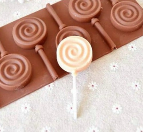 Adorable DIY Lollipop Soaps