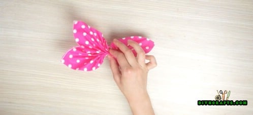 Butterfly Napkin - 5 Creative and Mind-Blowing Napkin-Folding Tricks in Under 4 Minutes