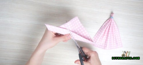 Dress Napkin - 5 Creative and Mind-Blowing Napkin-Folding Tricks in Under 4 Minutes