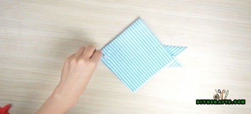 Fish Napkin - 5 Creative and Mind-Blowing Napkin-Folding Tricks in Under 4 Minutes