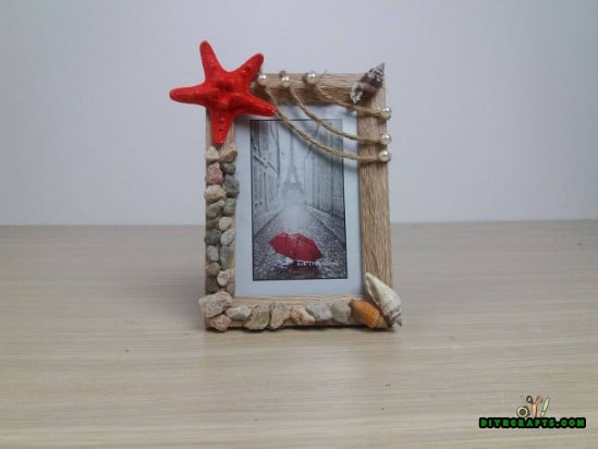 Picture Frame - 5 Cute Craft Ideas Using Garden Stones in Under 5 Minutes