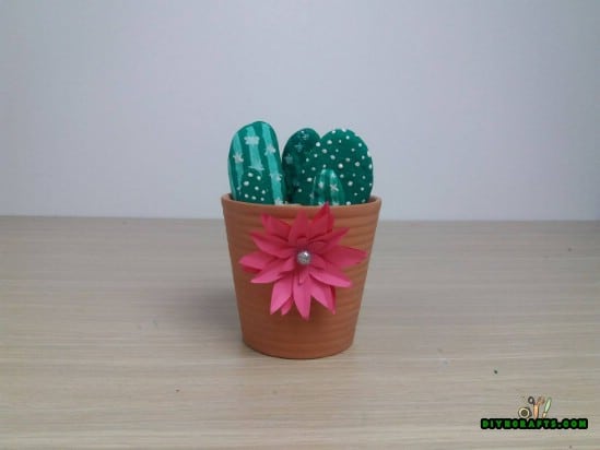 Cactus - 5 Cute Craft Ideas Using Garden Stones in Under 5 Minutes
