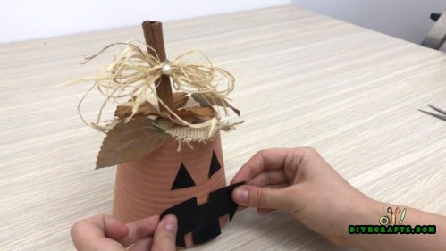 Tutorial Photos - How to Make This Cute DIY Halloween Decoration In Just 2 Minutes