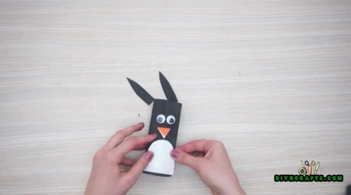 Cute Penguin - 5 Easy Projects to Repurpose Paper Rolls Into Festive Holiday Decorations
