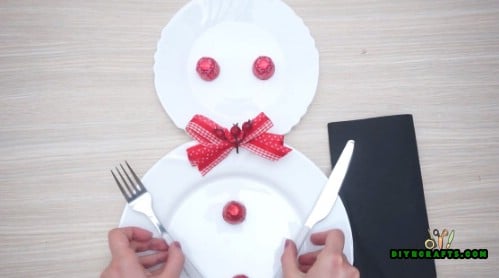 Plate Snowman Place Setting - 5 Creative Snowman Crafts You Can DO In Under Three Minutes