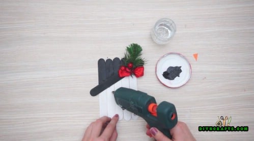 Craft Stick Snowman - 5 Creative Snowman Crafts You Can DO In Under Three Minutes
