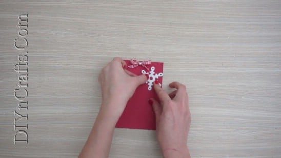 Snowflake Card - Send Your Season’s Greetings In Style With These 5 DIY Christmas Cards